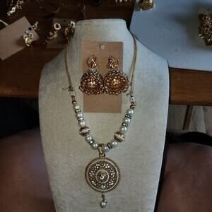 BOLLYWOOD INDIAN ORNATE NECKLACE AND EARRINGS COMBO SET
